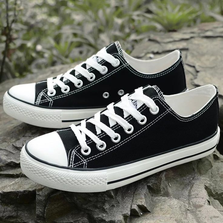 Jasa Laundry dan Cuci Sepatu Converse